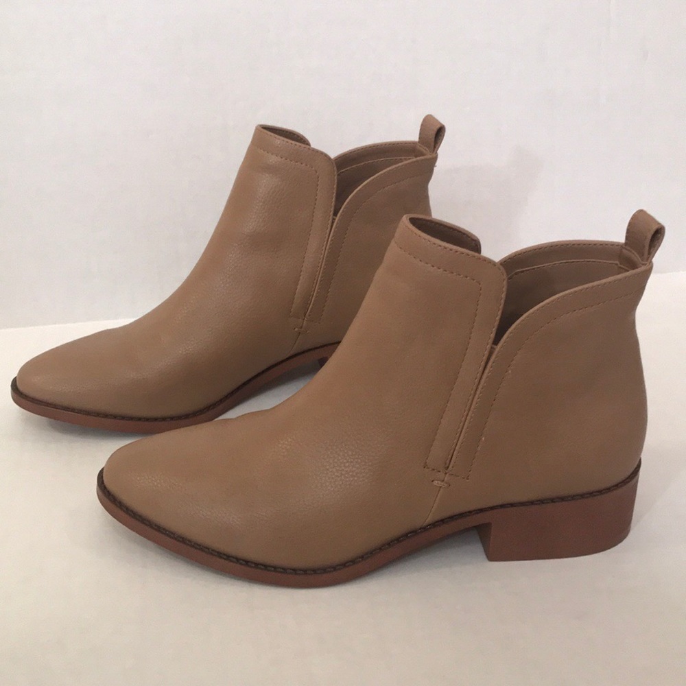 FOREVER 21 Faux Leather Taupe Ankle Booties